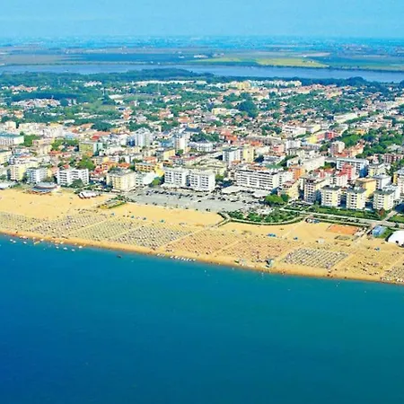 아파트 Spacious Near The In Lignano