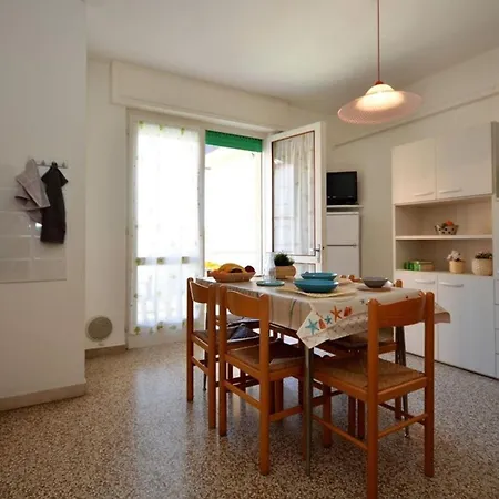 Spacious Near The In Lignano *