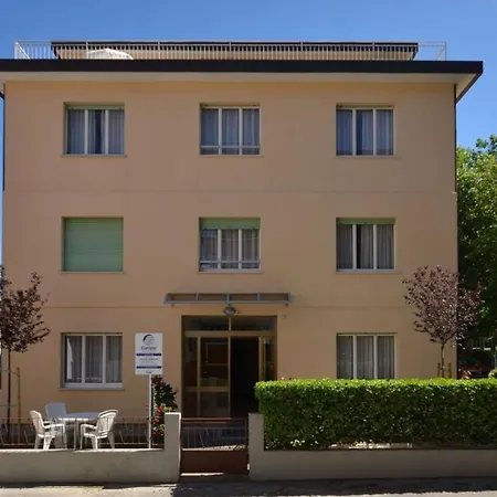 Spacious Near The In Lignano