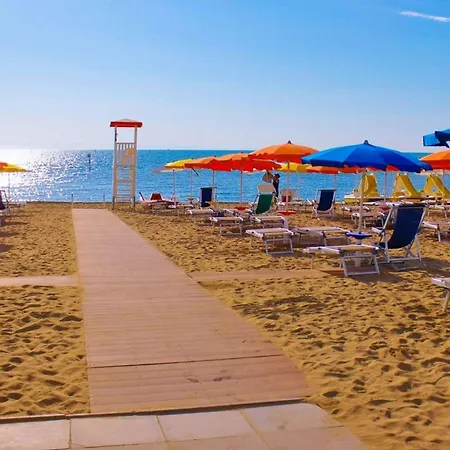 Apartamento Spacious Near The In Lignano