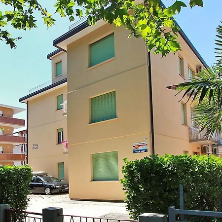 Spacious Near The In Lignano
