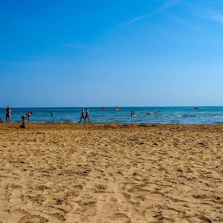 Apartamento Spacious Near The In Lignano Lignano Sabbiadoro